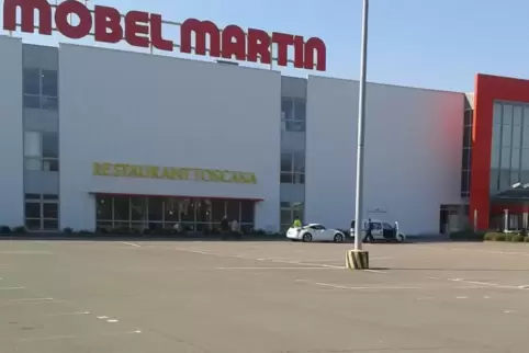 Keine Kunden in Corona-Zeiten. Während Möbel Martin im Saarland wieder öffnen darf, haben die Richter in Rheinland-Pfalz bislang
