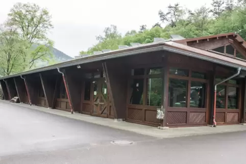 Um die Abstandsregeln einhalten zu können, tagt der Verbandsgemeinderat Hauenstein heute in der Falkenburghalle in Wilgartswiese