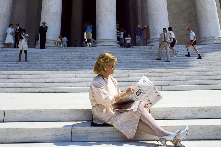 Ungewohnt mond&auml;n: Hannelore Kohl auf einer USA Reise in Washington. 