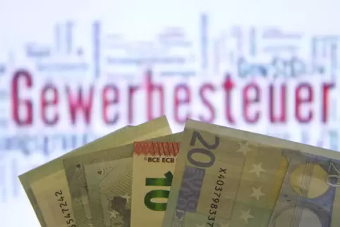 Am Ende dieses Pandemiejahres werden die Kommunen weniger Gewerbesteuer bekommen als geplant.