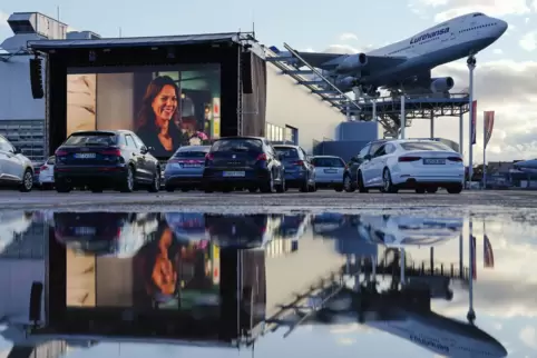 Coole Kulisse: das Autokino am Technikmuseum Speyer.