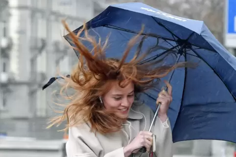 Regenschauer werden auch am Wochenende keine Seltenheit sein.