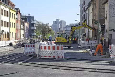 Die Linie-10-Baustelle in Friesenheim ist ein größeres Projekt, hier im Bild: die Carl-Bosch-Straße. 