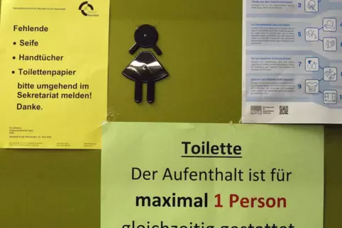 Hinweise in der Berufsbildenden Schule in Neustadt. 