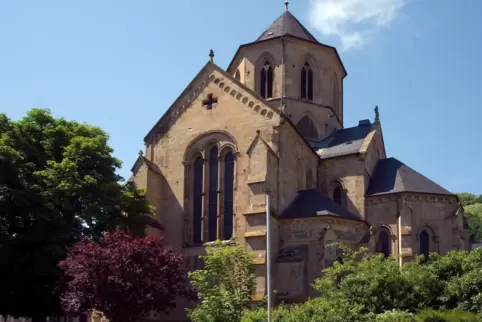 Der Unterhalt für die Abteikirche in Offenbach ist teuer, und immer weniger Kirchenmitglieder müssen dafür aufkommen.
