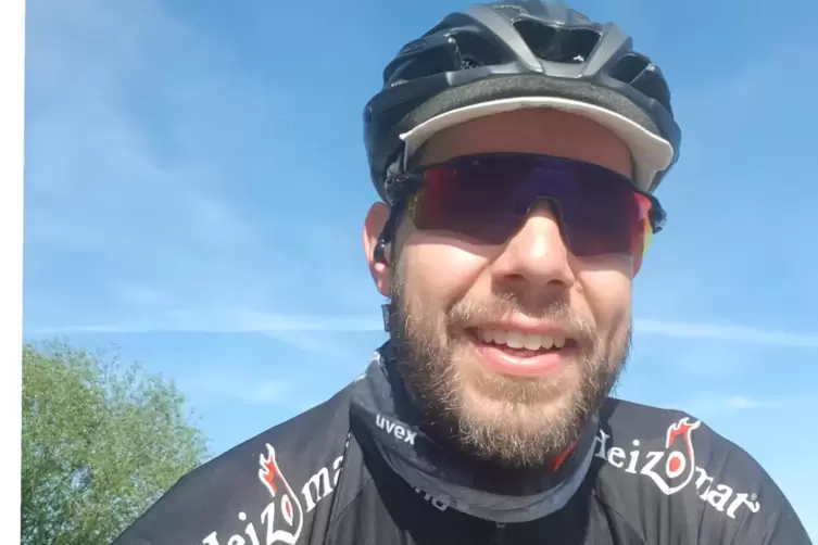 Wei&szlig;, wor&uuml;ber er schreibt: Mathias Meyer.