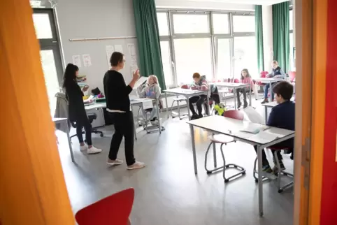 Auch Grundschüler sollen ab 18. Mai in Hessen wieder in die Schule gehen. 