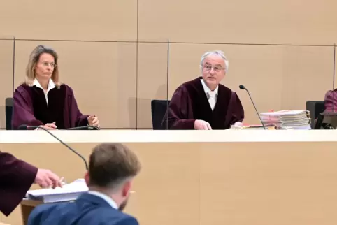 Der 6. Zivilsenat beim Bundesgerichtshof (BGH), (von links nach rechts) Vera von Pentz, Stephan Seiters (Vorsitz) und Christiane