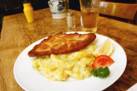 Noch in diesem Monat darf in rheinland-pfälzischen Gaststätten vermutlich wieder serviert werden: auch Schnitzel.