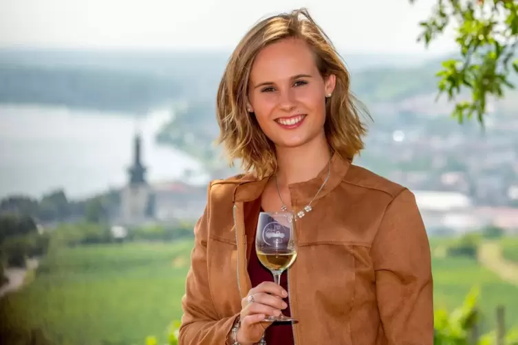 Eva M&uuml;ller.  