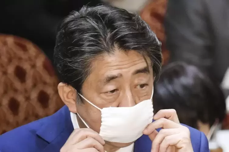 Sieht sich und das IOC unter Druck: Japans Premierminister Shinzo Abe.