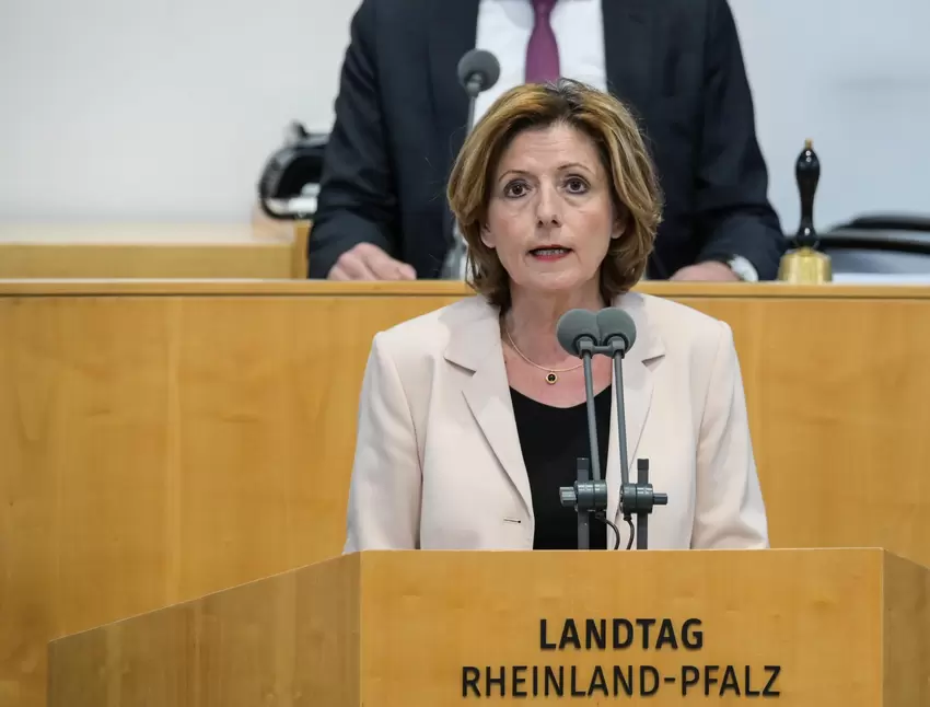 Ministerpräsidentin Malu Dreyer (SPD) verkündet regelmäßig die Lockerungen in Pressekonferenzen.