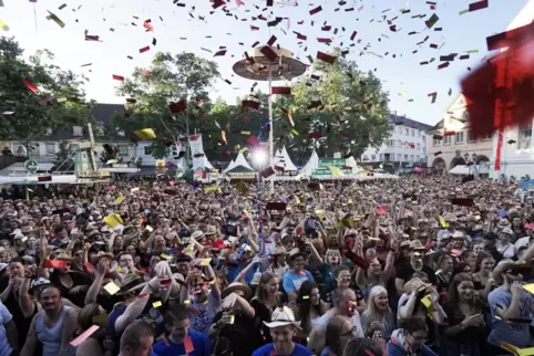 Einen vollen Rathausplatz wird es von 21. bis 24. Mai nicht geben – stattdessen soll zu Hause gefeiert werden.
