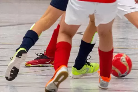 Die 41. Hallenfußball-Stadtmeisterschaft soll am 8./9. Januar 2021 in der Westpfalzhalle steigen.