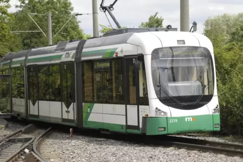 Viele Menschen sind täglich auf den öffentlichen Nahverkehr angewiesen.