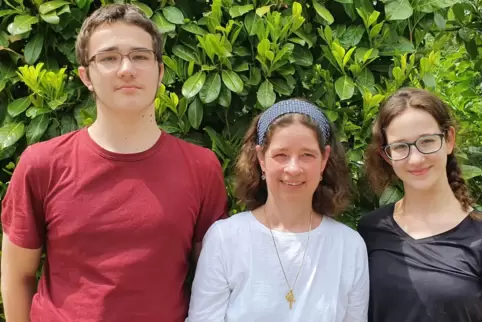 In einer schwierigen Lage: Familie Kunz mit David, Mirjam und Julia. In einer schwierigen Lage: Familie Kunz mit David, Mirjam und Julia.