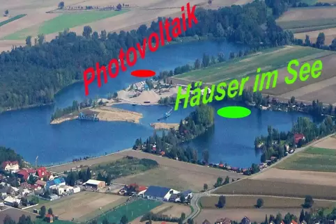 Aus der Luft: der Wolfgangsee und die Schlicht bei Waldsee. 