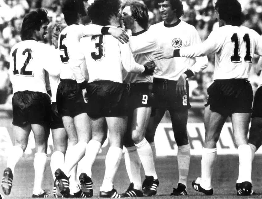 1974 gewann Jupp Heynckes mit der deutschen Nationalmannschaft den Weltmeistertitel. Zwei Jahre zuvor die Europameisterschaft.