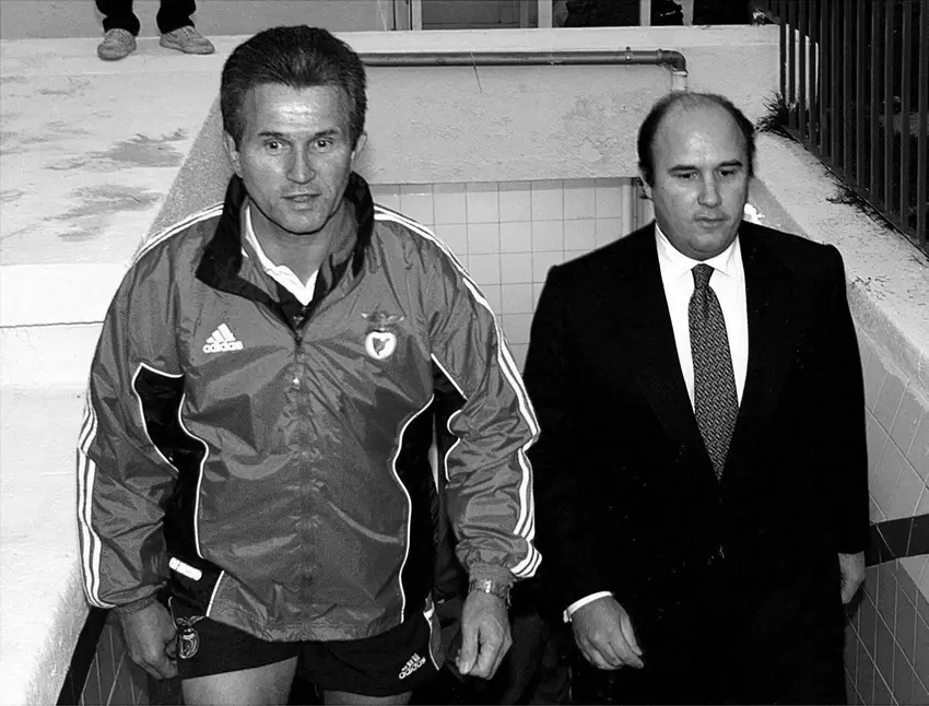 Bei dem portugiesischen Verein Benfica Lissabon blieb Heynckes von 1999 bis 2001 als Trainer – danach kehrte er zu Bilbao zurück