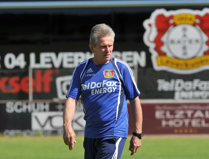 Als Trainer von Bayer 04 Leverkusen (2009 bis 2011) war Heynckes der erste Trainer seit sieben Jahren, der den Verein wieder in