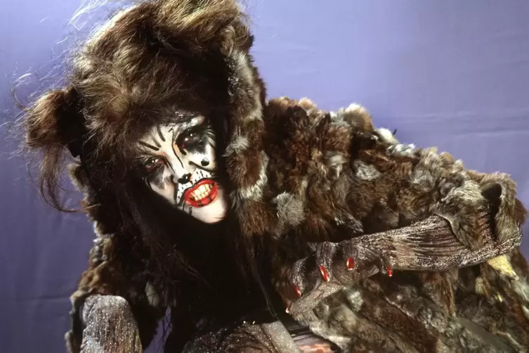 Angelika Milster in der Rolle der Katze Grizzabella in der deutschen Version des Musicals „Cats“. 