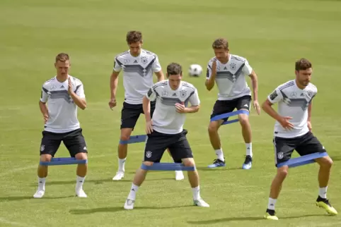 Jürgen Klinsmann führte 2006 das Training mit dem Fitnessband bei der deutschen Fußball-Nationalmannschaft ein. Noch Jahre späte