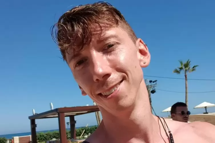 Manuel Flickinger in der Villa auf Kreta. 