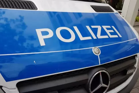 Die Polizei sucht einen Zeugen des Unfalls.