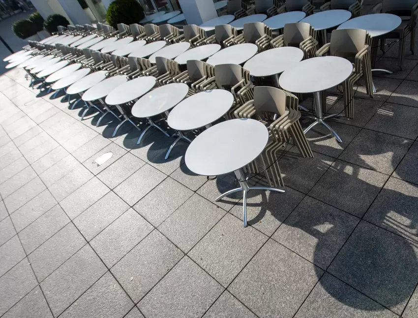 GASTRONOMIE: Zwischen 6 Uhr und 22 Uhr dürfen Menschen wieder in Restaurants oder Kneipen. Gewünscht sind Reservierungen, aber a