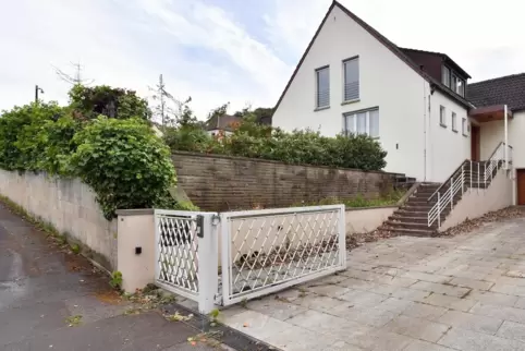 Die Tage des Hauses an der Ecke Kastanienweg/Waldstraße sind gezählt. Hier sollen zwei Mehrfamilienhäuser entstehen.