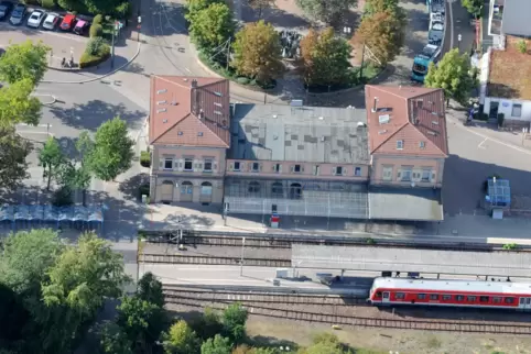 Weichen am Dürkheimer Bahnhof müssen repariert werden. 