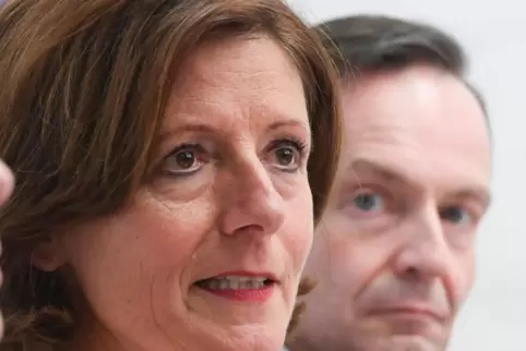 Malu Dreyer und Wirtschaftsminister Volker Wissing (FDP, rechts). Aufnahme von 2017. 