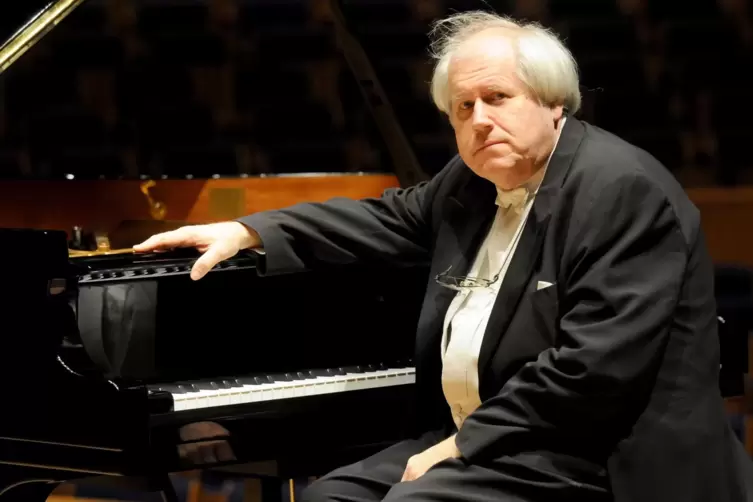 Die russische Pianisten-Legende Grigory Sokolov kommt zur Reihe „Big Four“ ins BASF-Feierabendhaus.