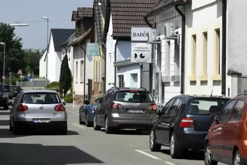 Die Verkehrsbelastung der Vororte – hier ein Blick in die Freinsheimer Straße in Flomersheim – liefert Stoff für Debatten.