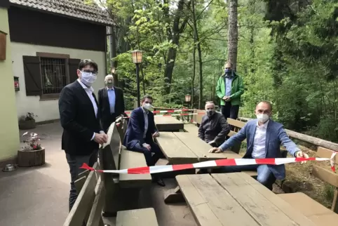 Fordern einfachere Regeln für die Gastronomie (von links): Thomas Hirsch, Ludwig Lintz, Christian Baldauf, Gastronom Miguel Guti