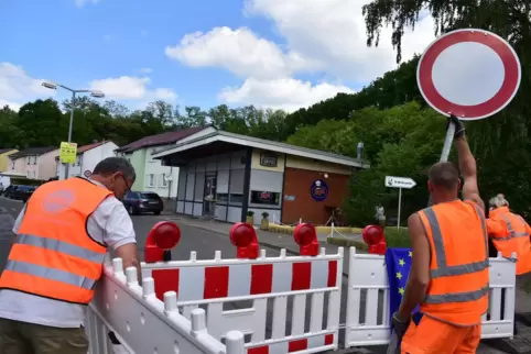 Im Saarland werden jetzt Absperrungen an den Grenzen entfernt. 