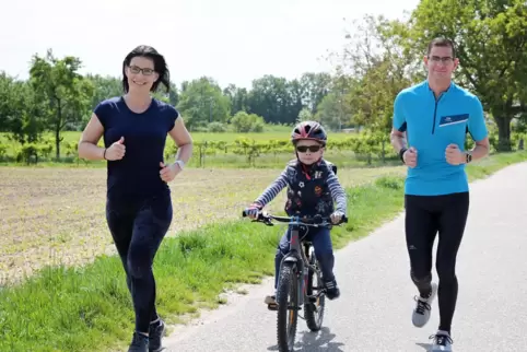 Los geht’s: Familie Horix begibt sich auf ihre Lieblingsstrecke.