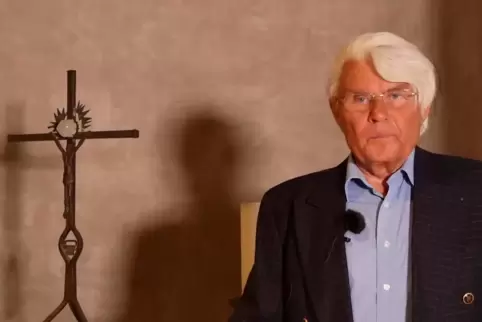 Bei Filmaufnahmen in der Domkrypta: Winfried Sommer (78). 