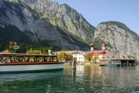 Ausflugsboot auf dem Königssee: Ministerpräsident Söder macht Werbung für Urlaub in Deutschland – insbesondere in Bayern.