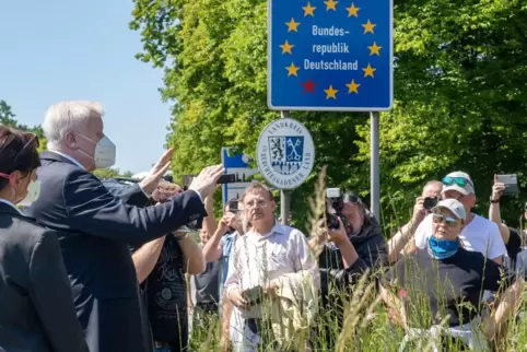Bundesinnenminister Horst Seehofer hat am Montag den deutsch-österreichischen Grenzpübergang Freilassing besucht. 