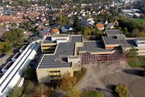 Mit der Pflegefachschule erweitert die BBS Kusel im Schulzentrum auf dem Roßberg ihr Angebot.