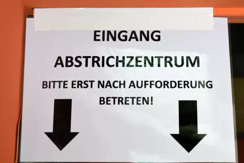 Seit März in der Halle 101: Abstrichzentrum. Seit März in der Halle 101: Abstrichzentrum.