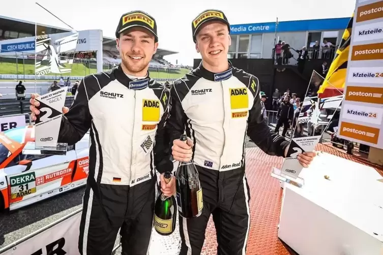 In der vergangenen Saison auf Platz zwei in der Juniorwertung des ADAC GT Masters: Marvin Dienst (links) und Aidan Read. 