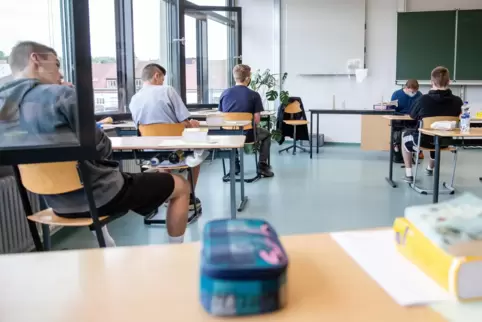 Ab Montag kehren weitere Klassenstufen an die Schulen zurück. 