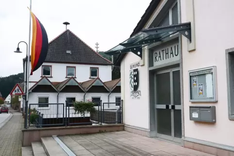 Das Dorfgemeinschaftshaus , in dem sich auch der Ratssaal befindet, soll saniert werden.