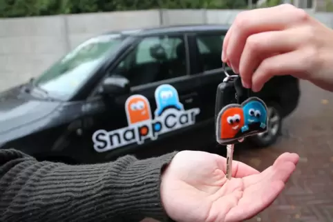 Die persönliche Schlüsselübergabe ist heutzutage beim Carsharing nicht mehr an der Tagesordnung. 