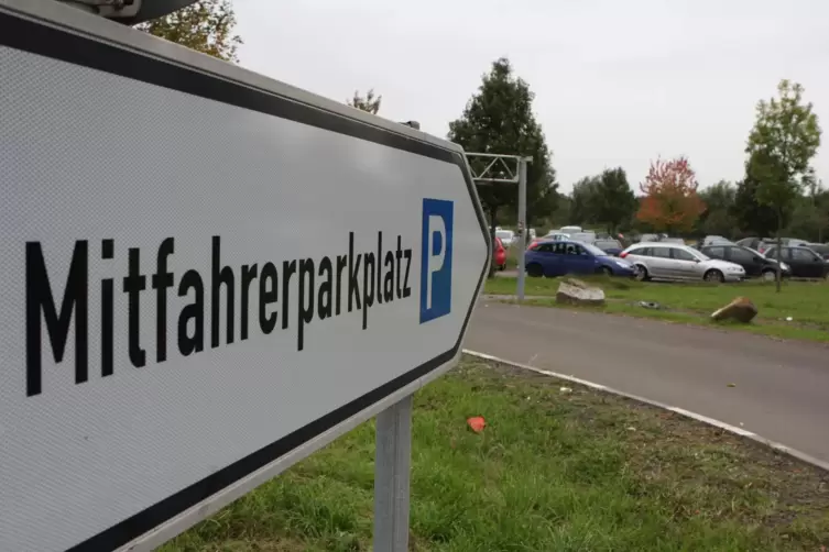 Der Mitfahrerparkplatz „Waldparkplatz“ an der A8 bei Elversberg ist am Montag ab 5 Uhr geschlossen.