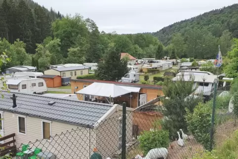 Seit den Lockerungen für Dauercamper und Wohnmobilisten sind viele Campingplätze wie Hundsweiher Sägmühle bei Waldfischbach-Burg