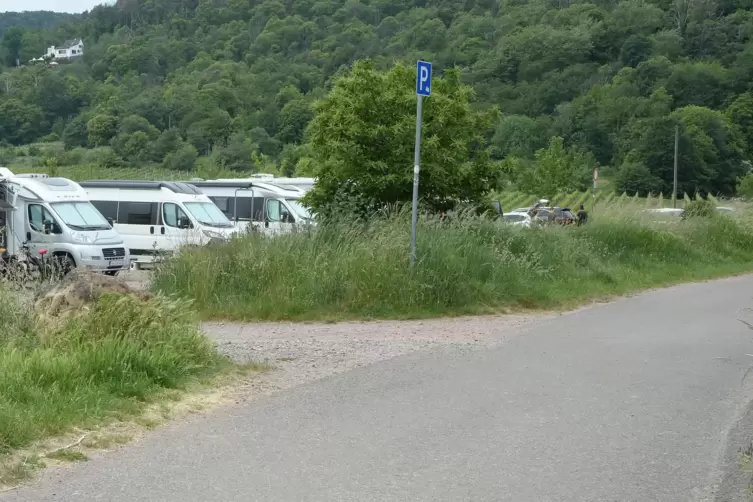 Der Wirtschaftsweg am Parkplatz Andergasse ohne Poller. 
