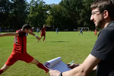 Thorsten Braun hat als Verbandsobmann Schiedsrichter im Einsatz beobachtet, bevor die Corona-Pandemie den Fußball zur Pause zwan